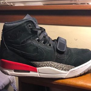 Air Jordan legacy 312 (great) comes with box